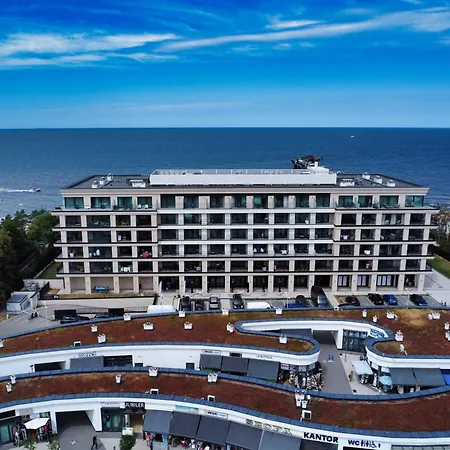 Baltic Infinity 528 - & Pool Access *